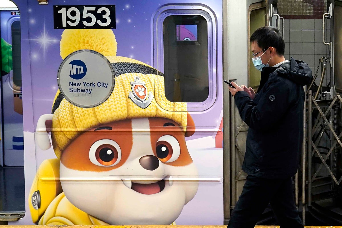 New Yorkers react to news that subway is trying out blasting audio ads
